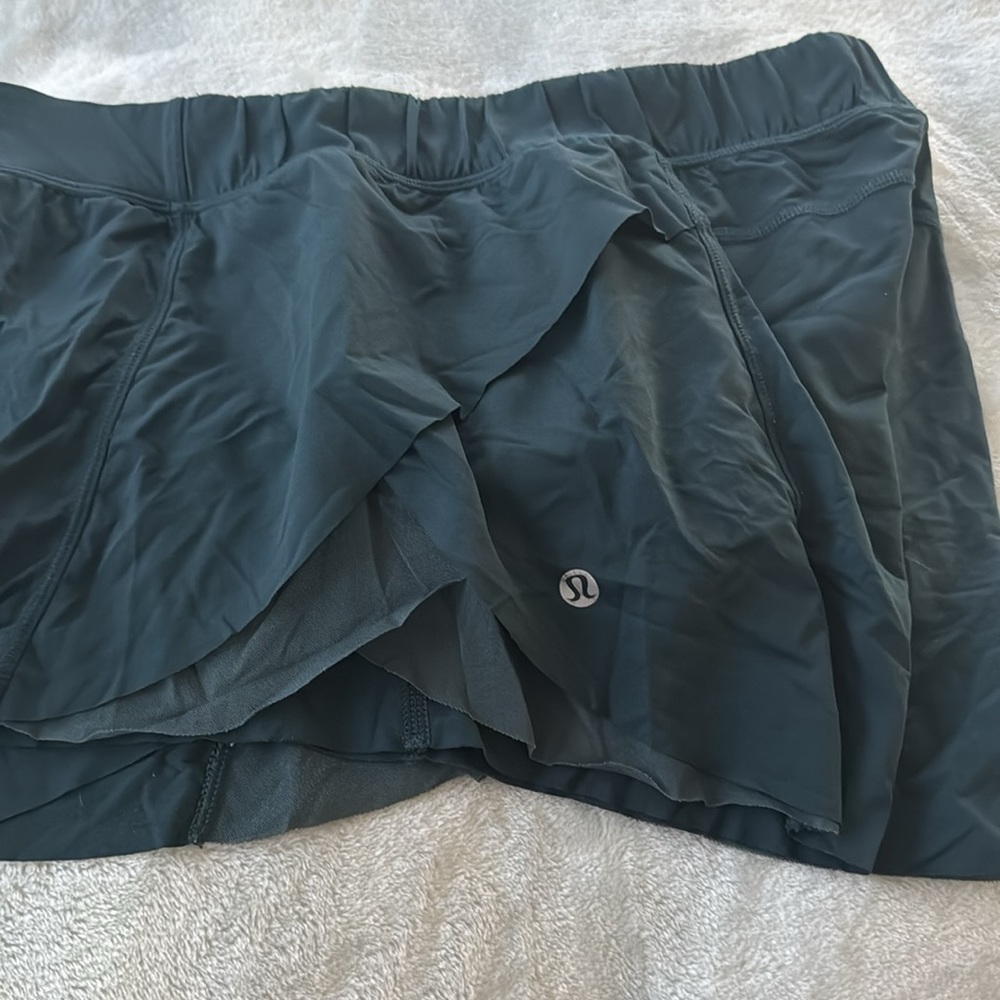 Lululemon Home Stretch Shorts Green Flowly Layered Running Shorts